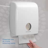 Handdoek Kleenex Ultra 2laags 215x415mm wit 30 Stuk-2